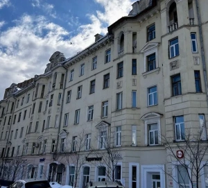 Квартира в сталинке: особенности планировки, плюсы и минусы 