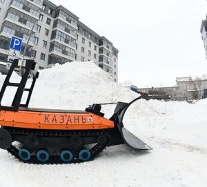 Во дворах Казани тестируют беспилотники для уборки снега