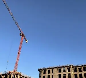 Минстрой готовит застройщикам мягкий выход из моратория на штрафы